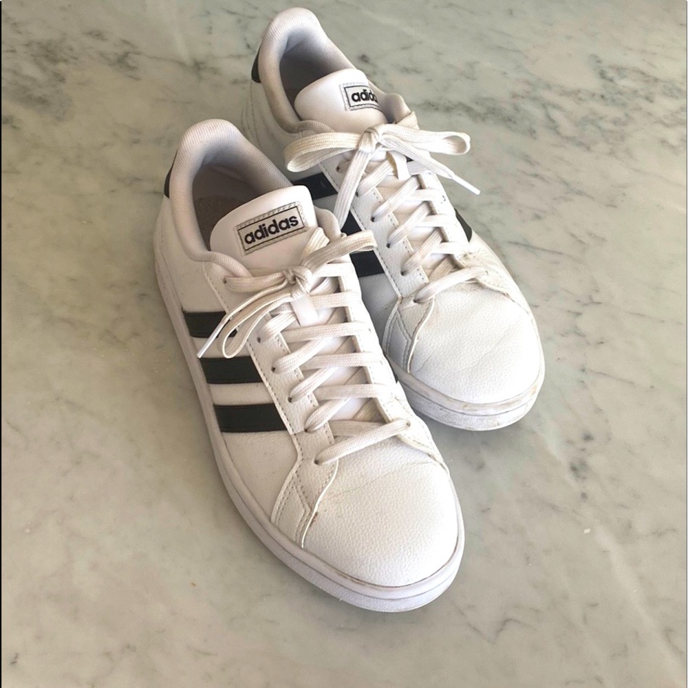Adidas grand Court sneaker women’s size 9